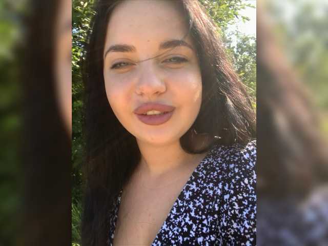 Broadcast Screenshots -Louise-