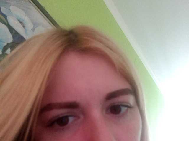 Broadcast Screenshots Brenda_Kiska