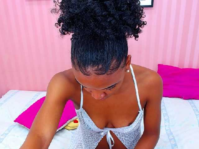 Fotos adarose Hi everyone! be nice with me! I will do my best to make u feel confortable! no more wait! :) #Ebony #Bodyfit #Dildo #Anal #Cumshow at goal!