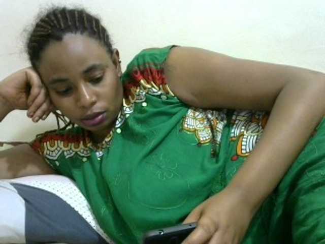 Fotos Africanqueen wana masturbate with adildo inside me