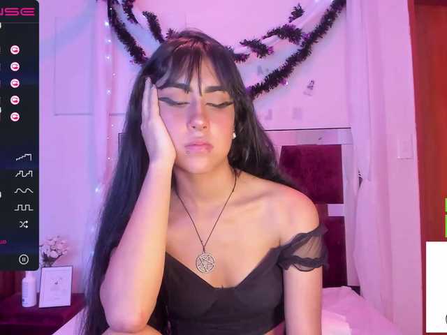 Broadcast Screenshots AggathaLee