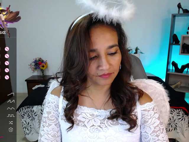 Broadcast Screenshots aisha-collins