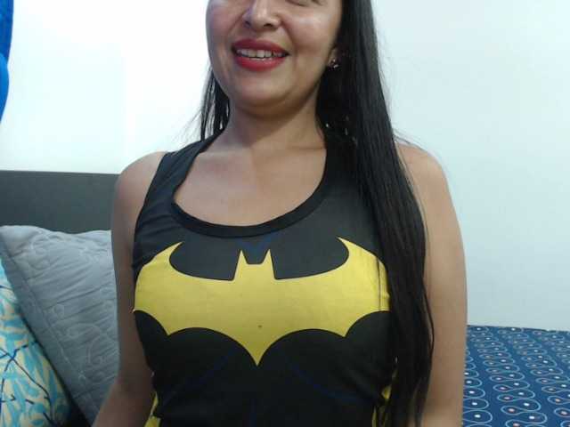 Fotos ALAINAXXX I am an outgoing girl a bit naughty in my pvt shows I squirt, cum, milk show and I indulge all your fantasies