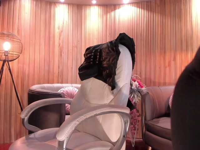 Broadcast Screenshots AlexaField