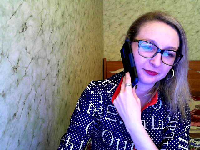 Broadcast Screenshots AlexaQViolet