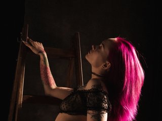 Erotisk videochat Alice-Yui