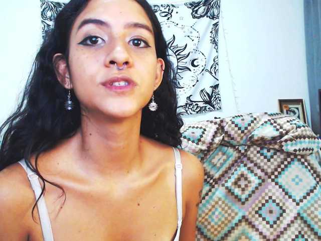 Fotos AlinaWoolf Heyy welcome to my room, im new model, dont forget follow me and tip if u like the show, hot private open! GOAL BOOTY TEASE + SPANKS DOGGY ❤