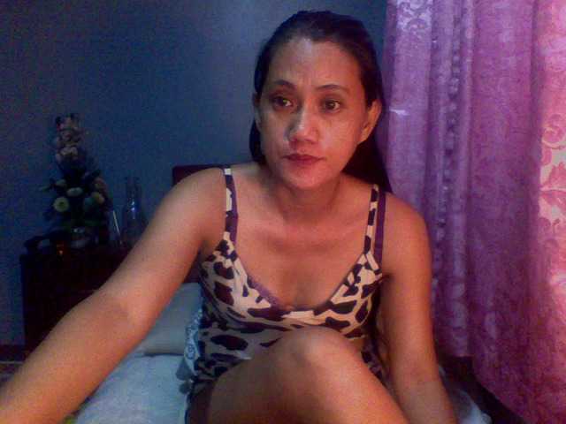 Fotos althea23 I love to share affection and intimacy. With me, you can expect lots of smiles, giggles and kisses. I do not discriminate against age, nationality, gender identity, sexuality, religion, or handicap.