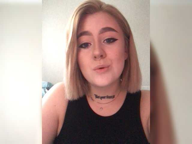 Broadcast Screenshots AmyliSky