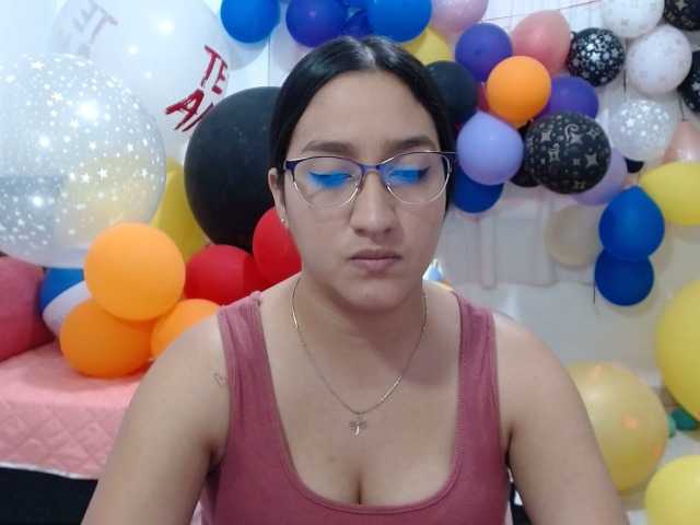 Fotos Andreacute Hello guys welcome to my room, let's play with my balloons, I'm a looner, I have a hairy pussy, #balloons #bush #hairy #control lush or domi