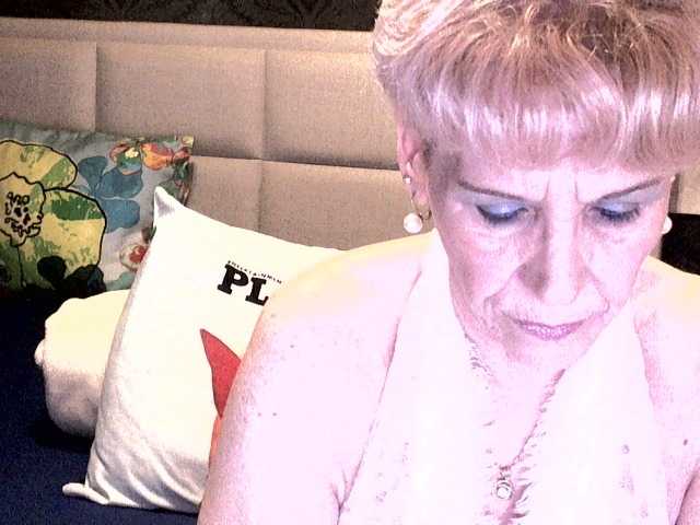 Fotos ANGELGRANNY welcom guys..pm..50 tk..pussy or ass..100..tits or feet..50..let s have fun