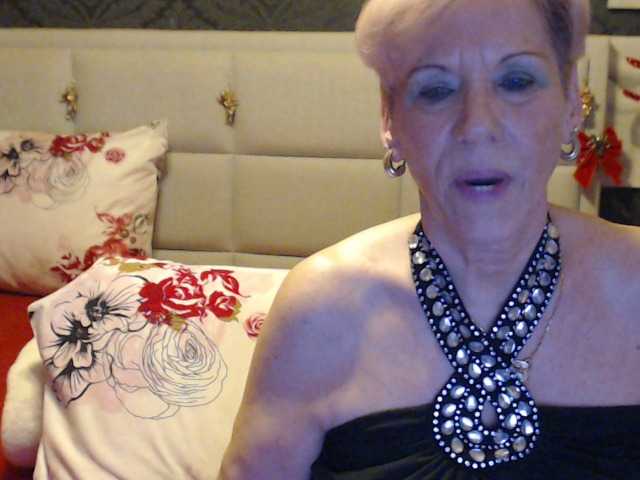 Fotos ANGELGRANNY welcom guys..pm..50 tk..pussy or ass..100..tits or feet..50..let s have fun