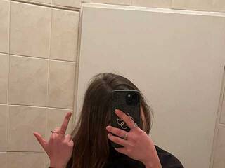 Erotisk videochat anirie_findom