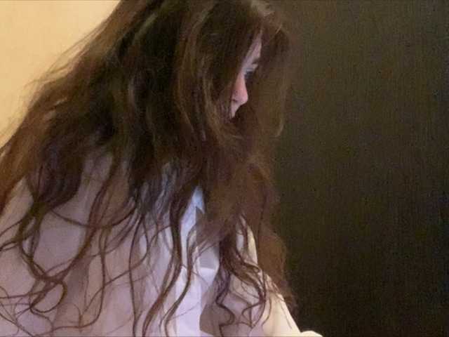 Broadcast Screenshots AnnaCow13