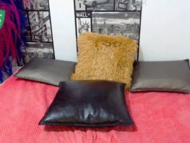 Broadcast Screenshots Antoneellaa