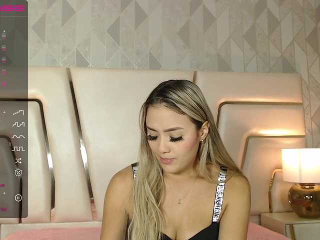 Broadcast Screenshots AntonellaDaft