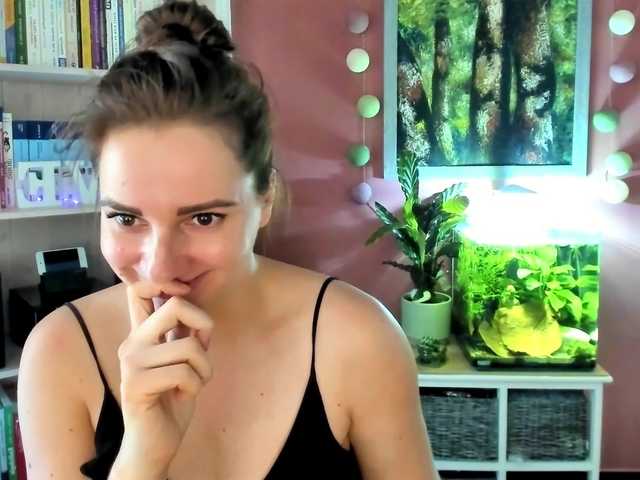 Broadcast Screenshots AntoniaPur