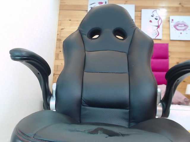 Broadcast Screenshots AranzaRose