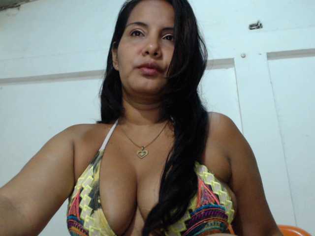 Broadcast Screenshots ariana0810