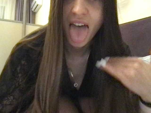 Broadcast Screenshots NICOLL_KISS_ME