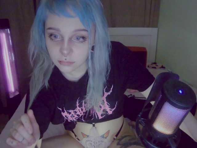 Broadcast Screenshots ashy-slashy