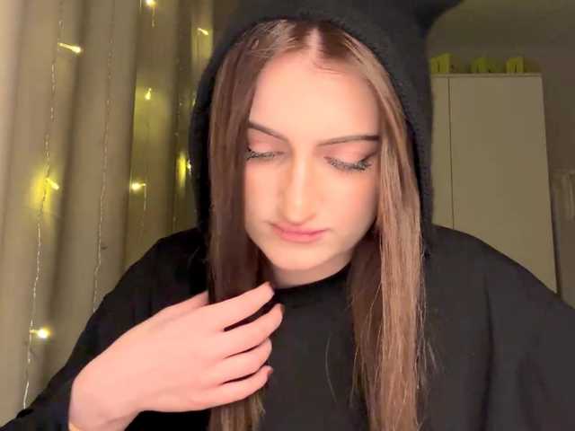 Broadcast Screenshots AuraLahrman