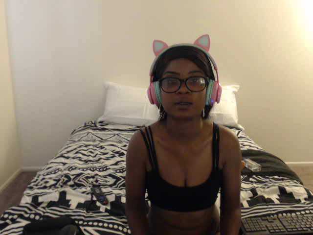 Broadcast Screenshots QUEENQuinnXXX