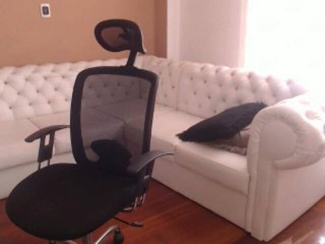 Broadcast Screenshots BeckyJames