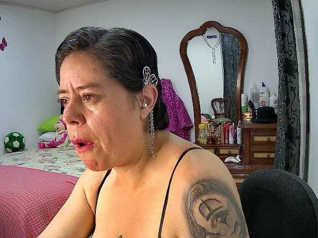 Broadcast Screenshots bella-devil