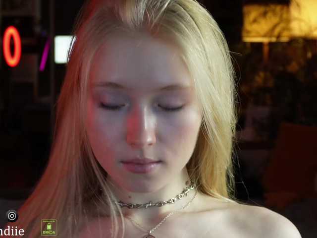 Broadcast Screenshots Bestblondie