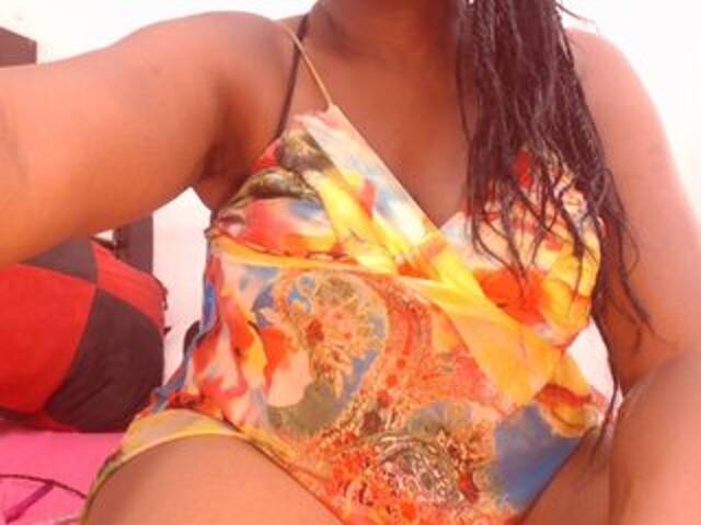 Broadcast Screenshots BigBustyBlack