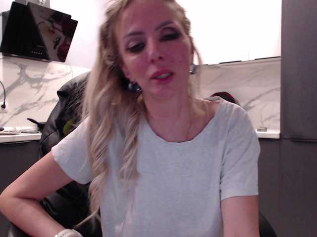 Broadcast Screenshots blondalina
