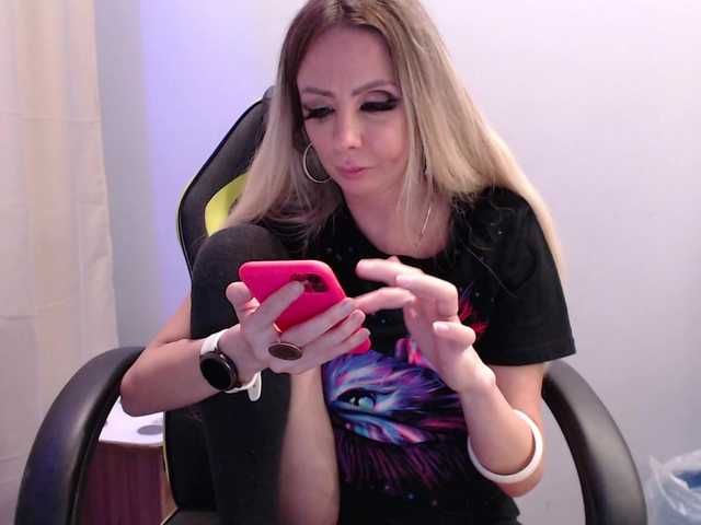 Broadcast Screenshots blondalina