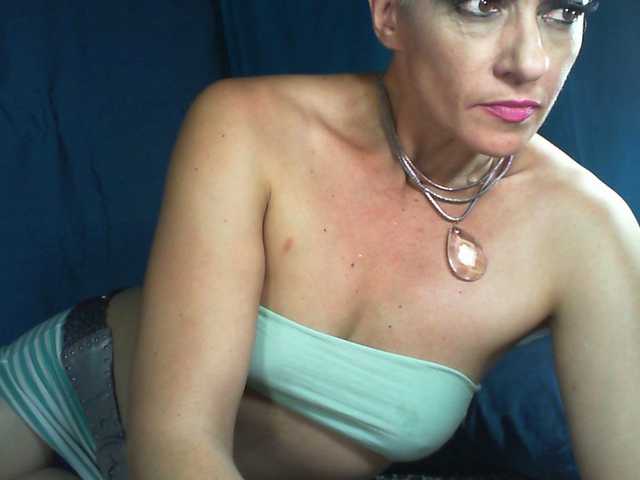 Broadcast Screenshots HelloCleo40