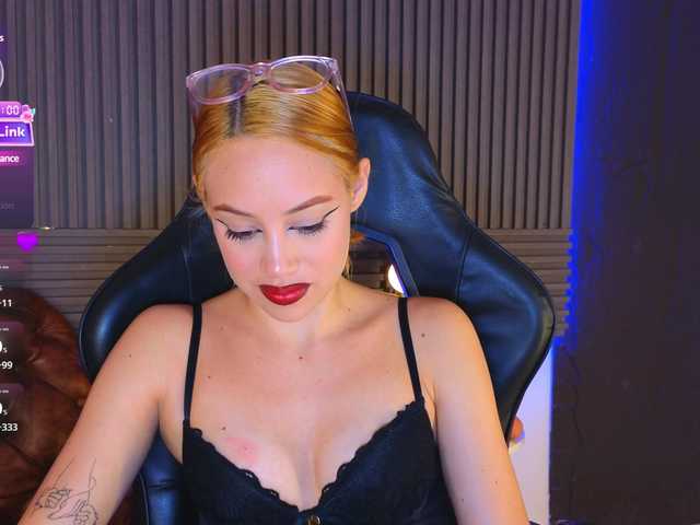 Broadcast Screenshots sofia-leon