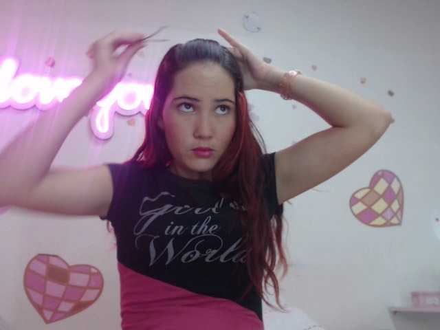 Broadcast Screenshots BrianaPeres