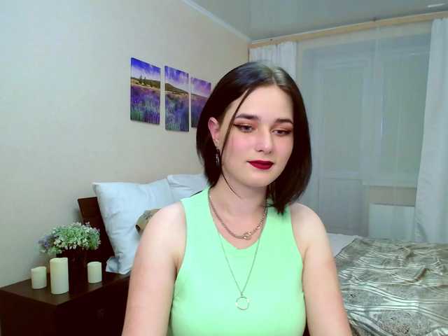 Fotos BurningHearte Hello guys! i m new here and happy to start be online on Bonga! Welcome to my room! i d like to see ou in Pvt and Grp shows! Enjoy))