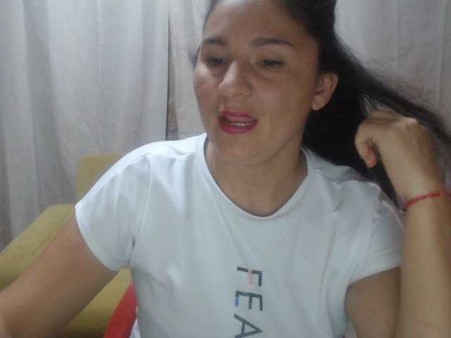 Broadcast Screenshots Camilaa23