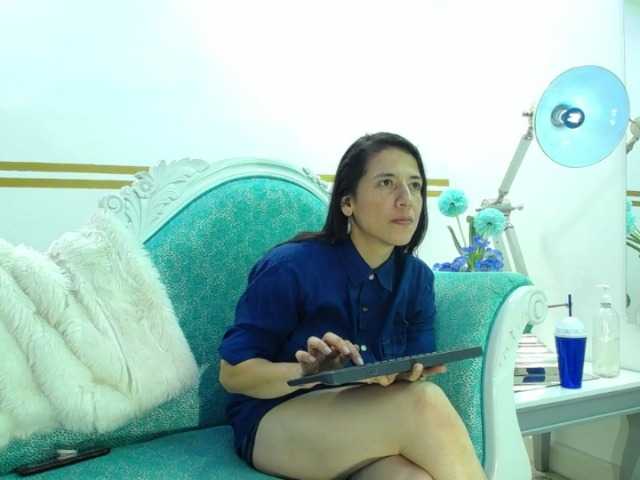 Broadcast Screenshots CandyAndRoose