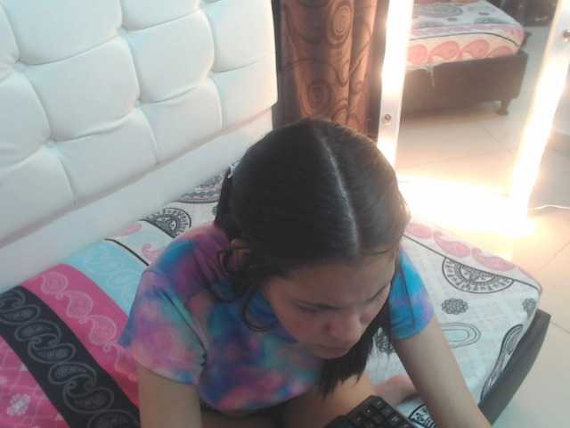 Broadcast Screenshots CAROLCOX