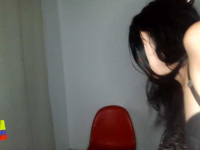 Broadcast Screenshots Caroline134