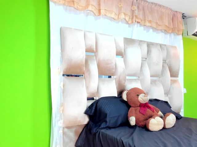 Broadcast Screenshots CelesteMilani