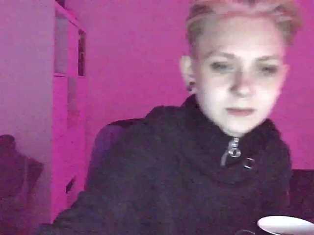 Broadcast Screenshots chainmailgirl