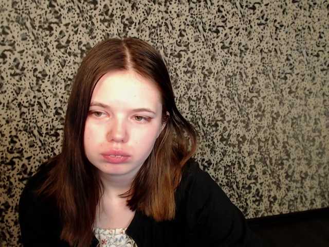 Broadcast Screenshots Charming-Mariana
