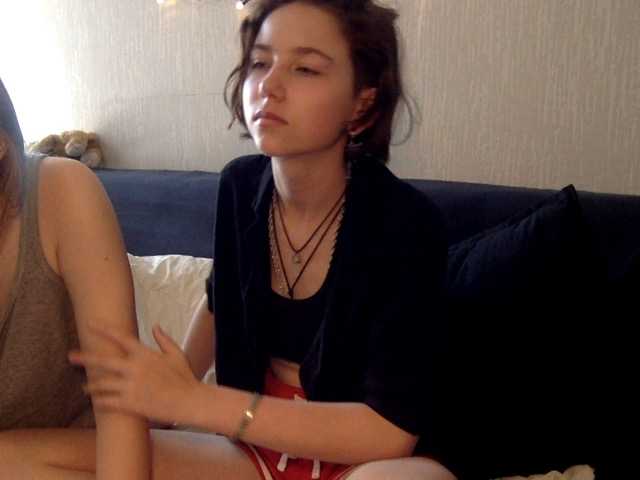 Broadcast Screenshots CleoAndTiena
