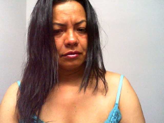 Broadcast Screenshots clyros