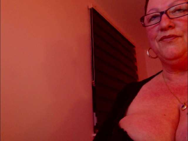 Fotos Connyat99 Make Mistress Conny happy with the vibration 201 ultra high kiss tits flash 80 tips guys kiss