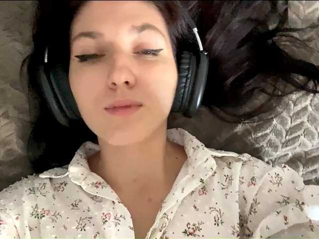 Broadcast Screenshots COOL-TITS-YES