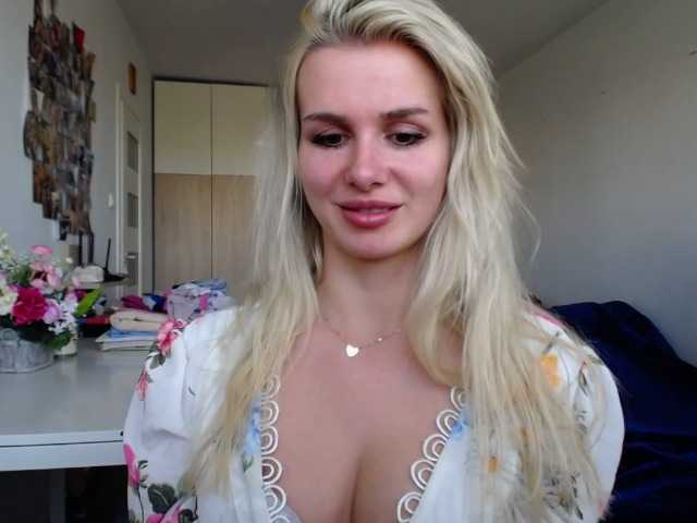 Broadcast Screenshots Cornelia22hot