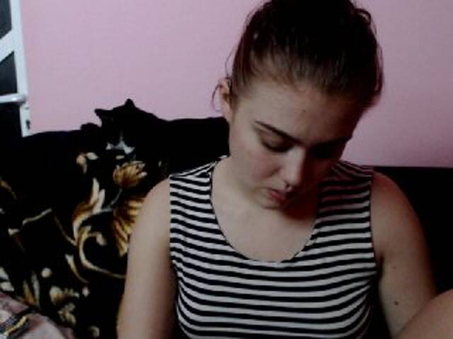 Broadcast Screenshots cristina10